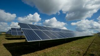 タイ太陽光発電大手SPCGは売上減を予測【タイ：エネルギー】　